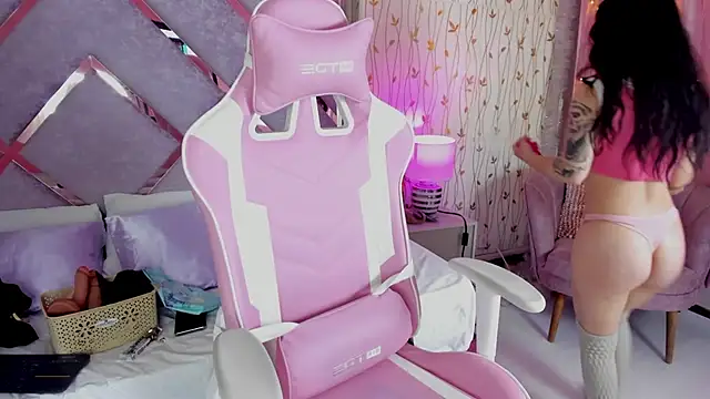 hanna  azumi online show from 3, 3, 2025