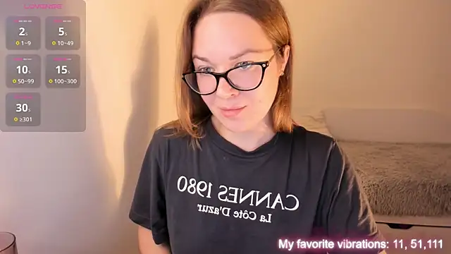 Snapshot of ami_amour_ chatting on 26, 10, 2025 ami amour online show from 26, 10, 2025