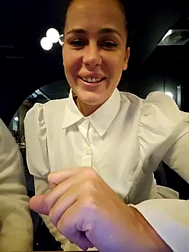 Liilii22 online show from 4, 1, 2025