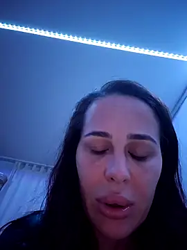 Liilii22 online show from 10, 1, 2025