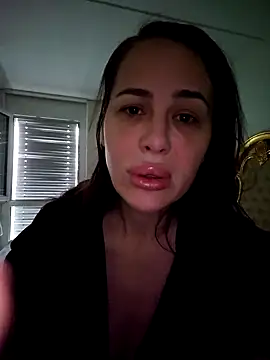 Liilii22 online show from 1, 2, 2025