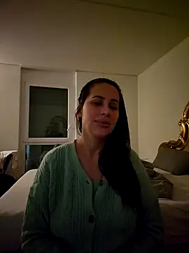 Liilii22 online show from 1, 2, 2025