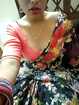 Snapshot of Roja-Telugu777 chatting on 18, 9, 2025 Roja-Telugu777 online show from 18, 9, 2025