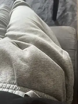 Snapshot of pignoufe chatting on 13, 2, 2026 pignoufe online show from 13, 2, 2026