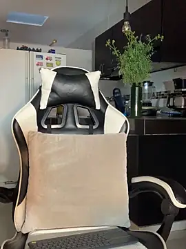 Adam Byker online show from 20, 4, 2026