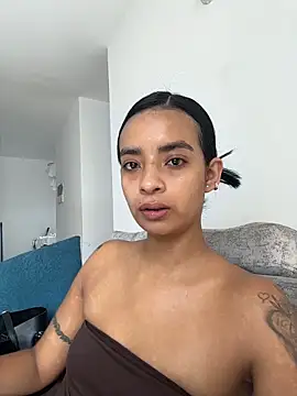 Laura fernandezII online show from 14, 5, 2026
