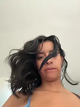 Laura fernandezII online show from 10, 3, 2026