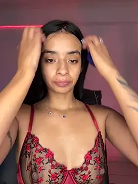 Snapshot of Laura_fernandezII chatting on 4, 10, 2025 Laura fernandezII online show from 4, 10, 2025