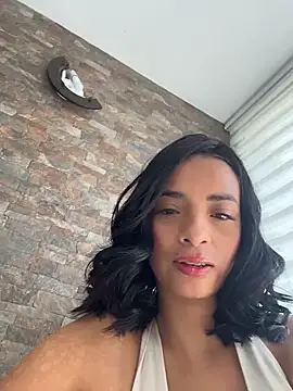 Laura fernandezII online show from 4, 3, 2026