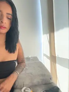 Laura fernandezII online show from 20, 5, 2026