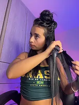 Snapshot of Laura_fernandezII chatting on 19, 11, 2025 Laura fernandezII online show from 19, 11, 2025