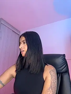 Laura fernandezII online show from 28, 4, 2026