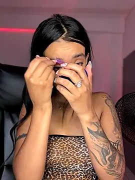 Snapshot of Laura_fernandezII chatting on 2, 10, 2025 Laura fernandezII online show from 2, 10, 2025