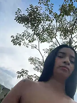 Laura fernandezII online show from 8, 5, 2026