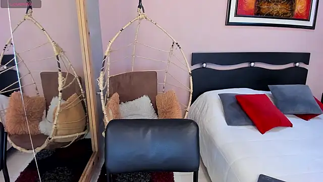 LenaRuiz  online show from 24, 11, 2025