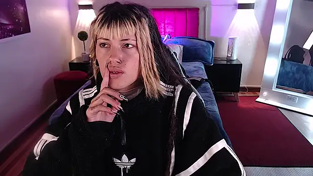  sharlotte777 online show from 2, 3, 2025