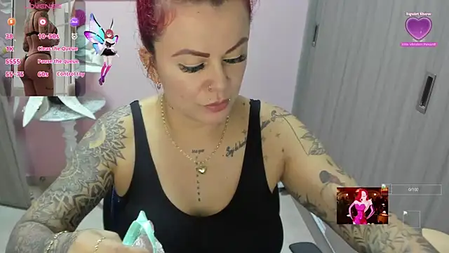 Snapshot of KAROL_MILF chatting on 15, 11, 2025 KAROL MILF online show from 15, 11, 2025