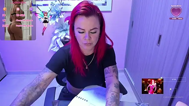 Snapshot of KAROL_MILF chatting on 24, 9, 2025 KAROL MILF online show from 24, 9, 2025