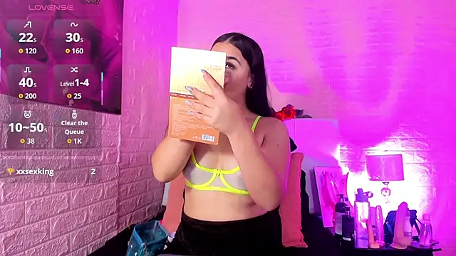 LYAA COLLINS  online show from 20, 9, 2025