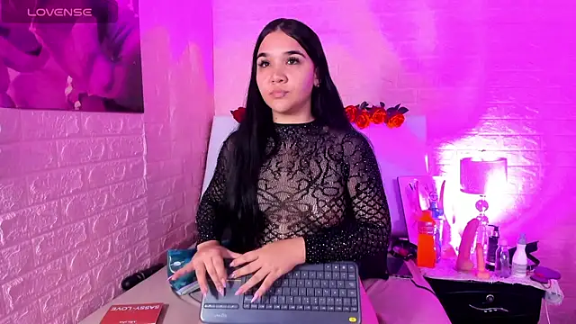 LYAA COLLINS  online show from 11, 9, 2025