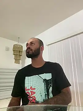 islandvybee55 online show from 9, 1, 2025