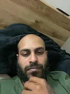 islandvybee55 online show from 25, 3, 2026