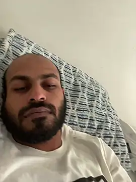 islandvybee55 online show from 12, 1, 2025