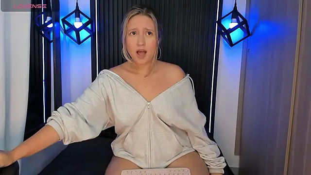 MiaPetit  online show from 24, 1, 2025