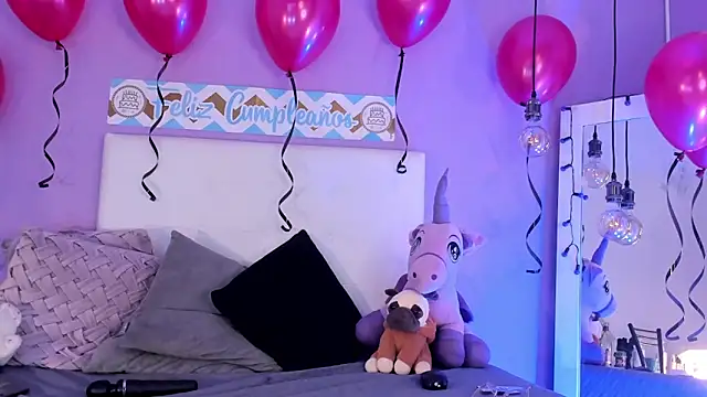 Snapshot of Charlotte11-11 chatting on 10, 11, 2025 Charlotte11-11 online show from 10, 11, 2025