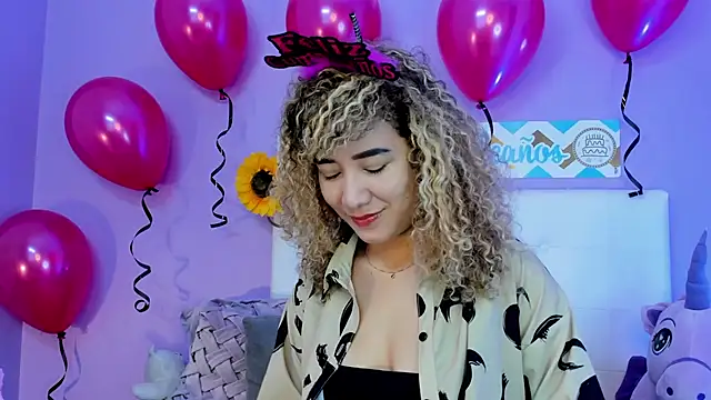 Snapshot of Charlotte11-11 chatting on 9, 11, 2025 Charlotte11-11 online show from 9, 11, 2025