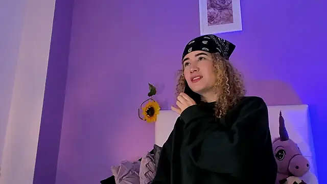 Snapshot of Charlotte11-11 chatting on 7, 11, 2025 Charlotte11-11 online show from 7, 11, 2025