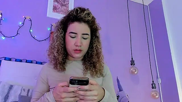 Snapshot of Charlotte11-11 chatting on 29, 11, 2025 Charlotte11-11 online show from 29, 11, 2025