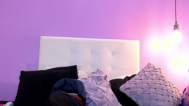 Snapshot of Charlotte11-11 chatting on 12, 9, 2025 Charlotte11-11 online show from 12, 9, 2025