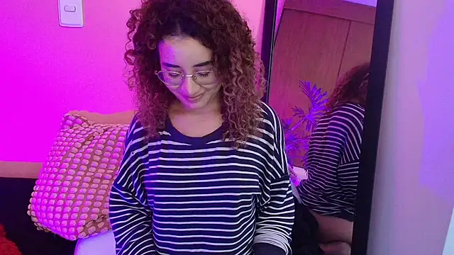 Snapshot of Charlotte11-11 chatting on 7, 3, 2025 Charlotte11-11 online show from 7, 3, 2025