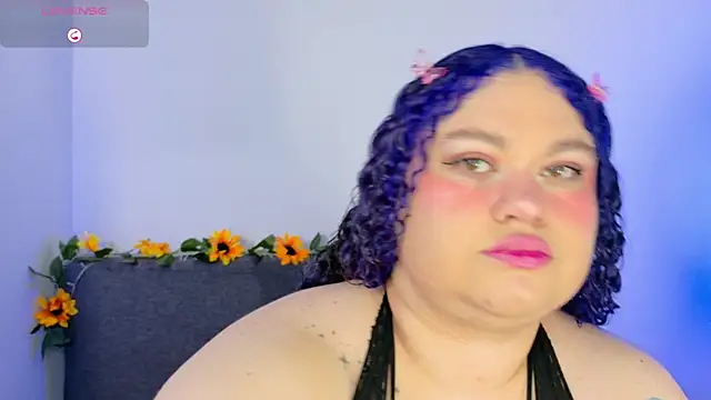 lunitaa0 online show from 25, 3, 2026