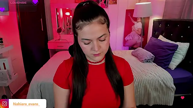 NahiaraEvans  online show from 11, 10, 2025