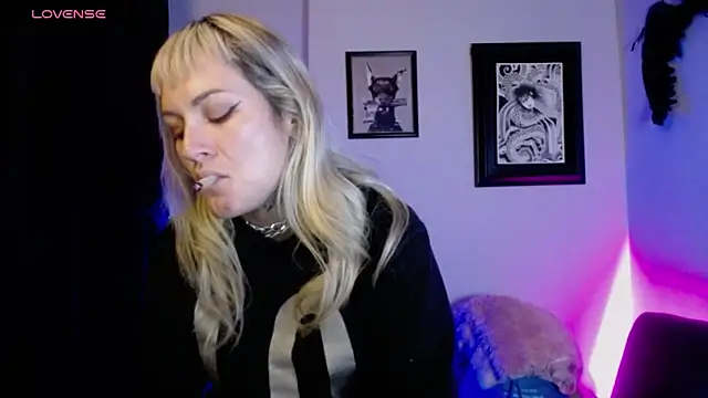 Snapshot of kim_jeins11 chatting on 16, 10, 2025 kim jeins11 online show from 16, 10, 2025