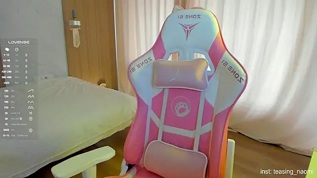 Snapshot of aesthetics__tease chatting on 28, 10, 2025 aesthetics tease online show from 28, 10, 2025