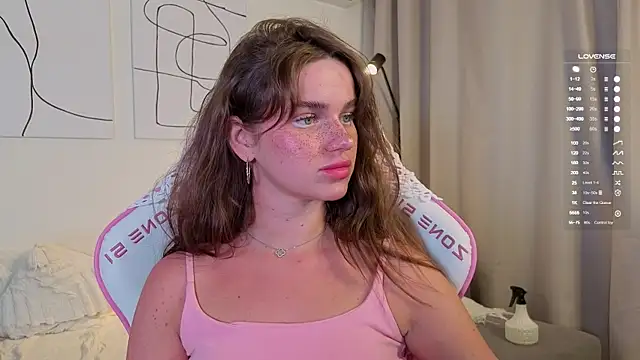 Snapshot of aesthetics__tease chatting on 4, 7, 2026 aesthetics tease online show from 4, 7, 2026