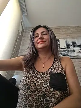 Latiinvenushot online show from 27, 5, 2026