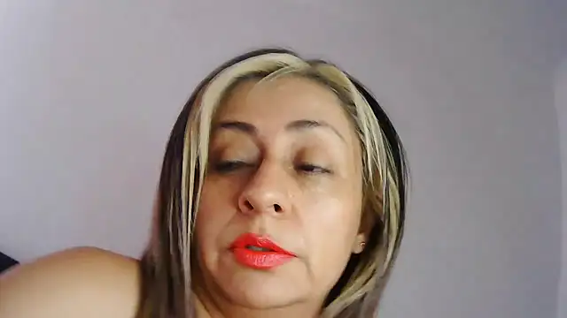 Latiinvenushot online show from 19, 3, 2025