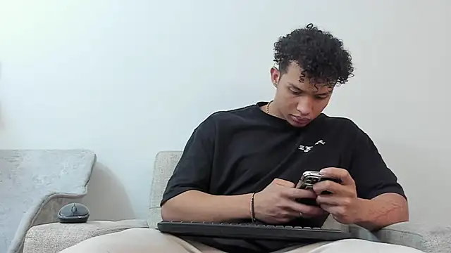 Dominick star online show from 21, 3, 2025