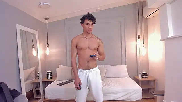 Dominick star online show from 4, 10, 2025