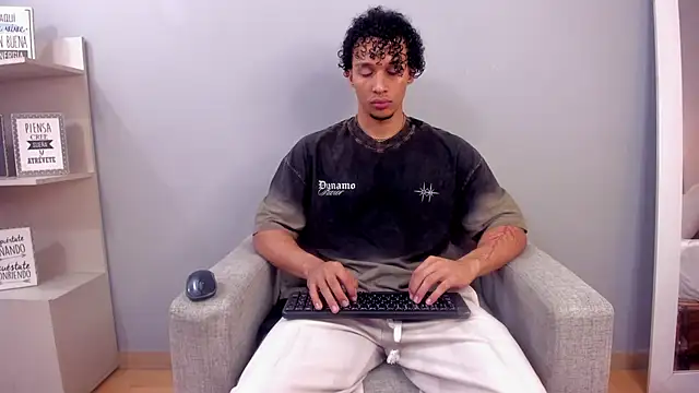 Dominick star online show from 28, 11, 2025