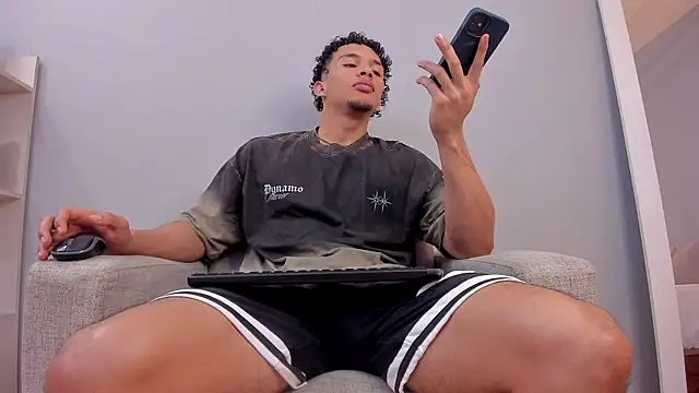 Dominick star online show from 17, 12, 2025