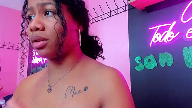 Sofi Fox  online show from 16, 3, 2025