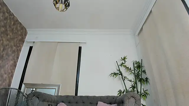 JOCELYN SANTANA1 online show from 4, 12, 2025