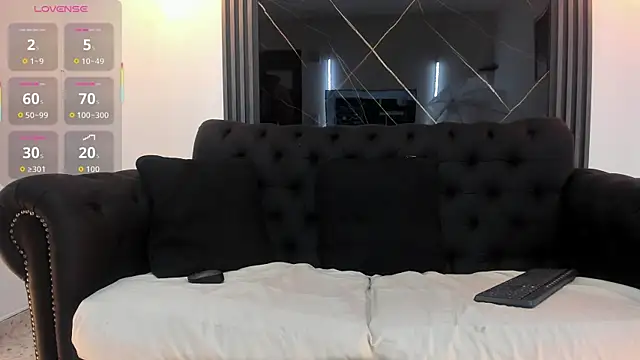 VickyJohnson1 online show from 13, 1, 2026