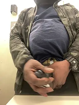 Snapshot of SukItSlo444 chatting on 12, 3, 2026 SukItSlo444 online show from 12, 3, 2026