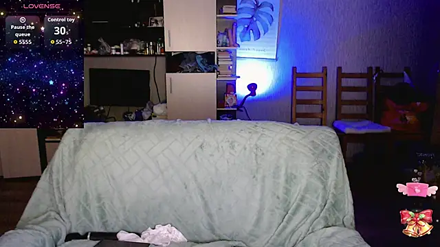 mischellemeow13 online show from 17, 4, 2026